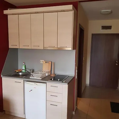 Hotel студио в Green Life
